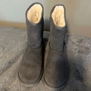 Women's kookaburra by ugg size 9